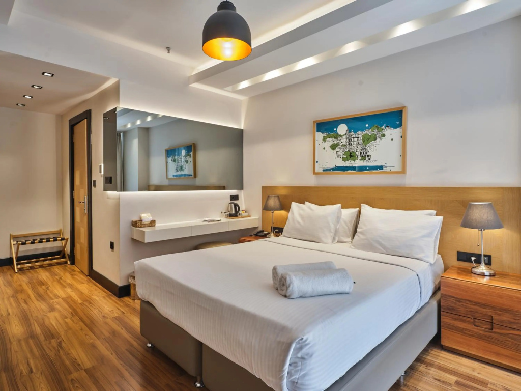 Four-G Hotel — 3