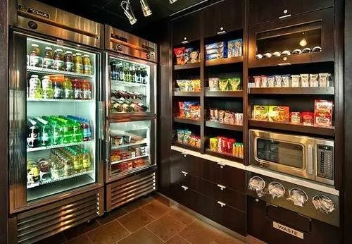 Food & Beverage