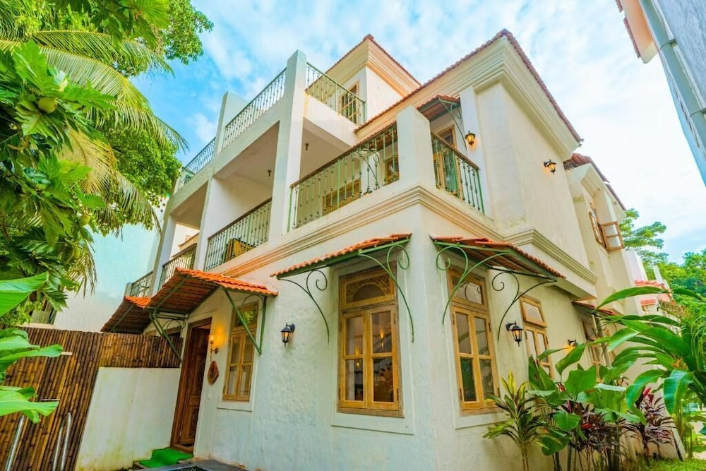ELIVAAS Amayah Vayu 6 BHK Villa
