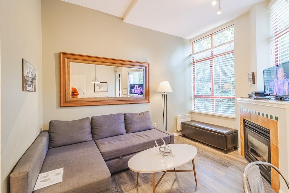 MountainView Accommodation, The Alpenglow Lodge Properties by null