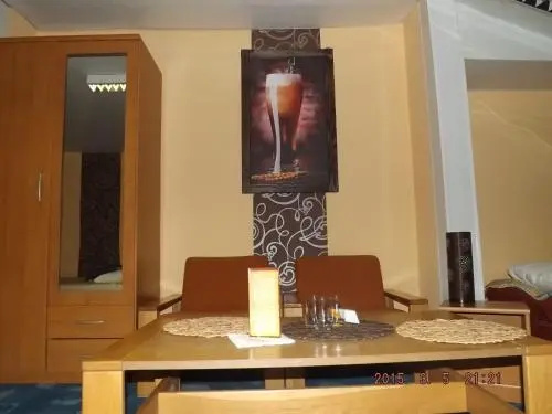 Food & Beverage
