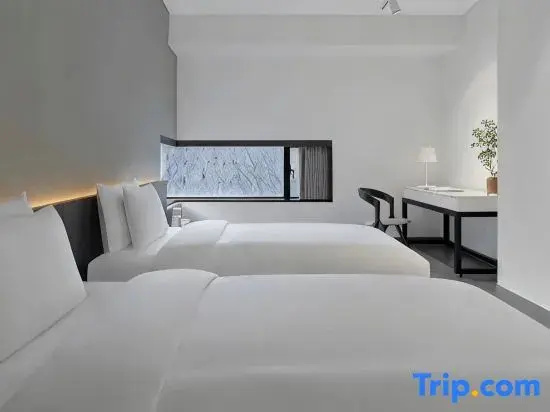 Standard Double room with balcony and with mountain view (twin beds)