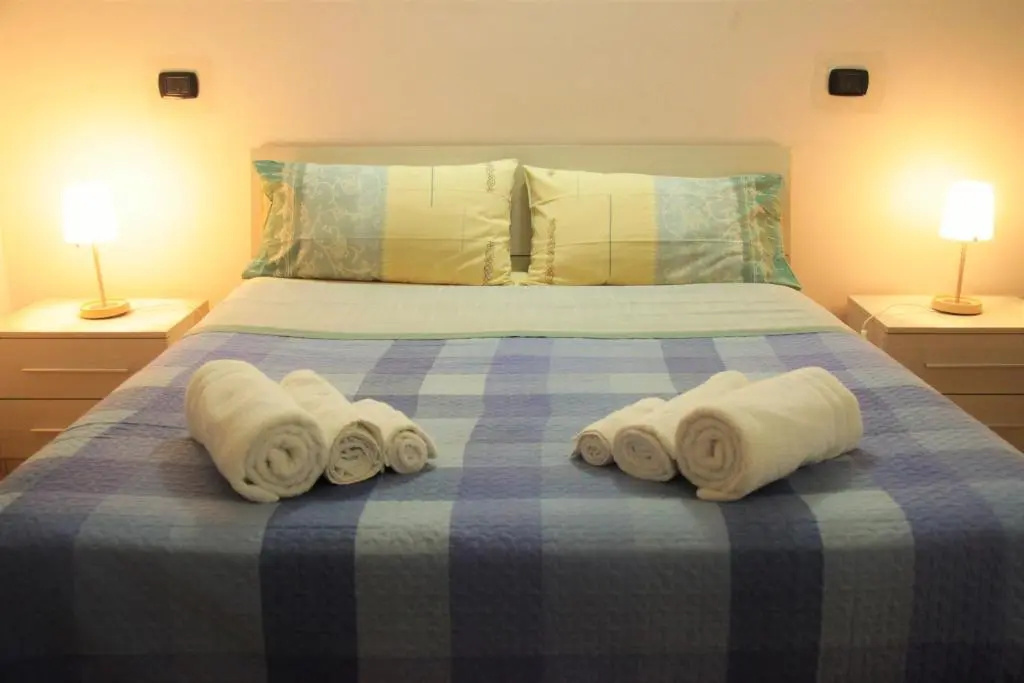Double room (full double bed)