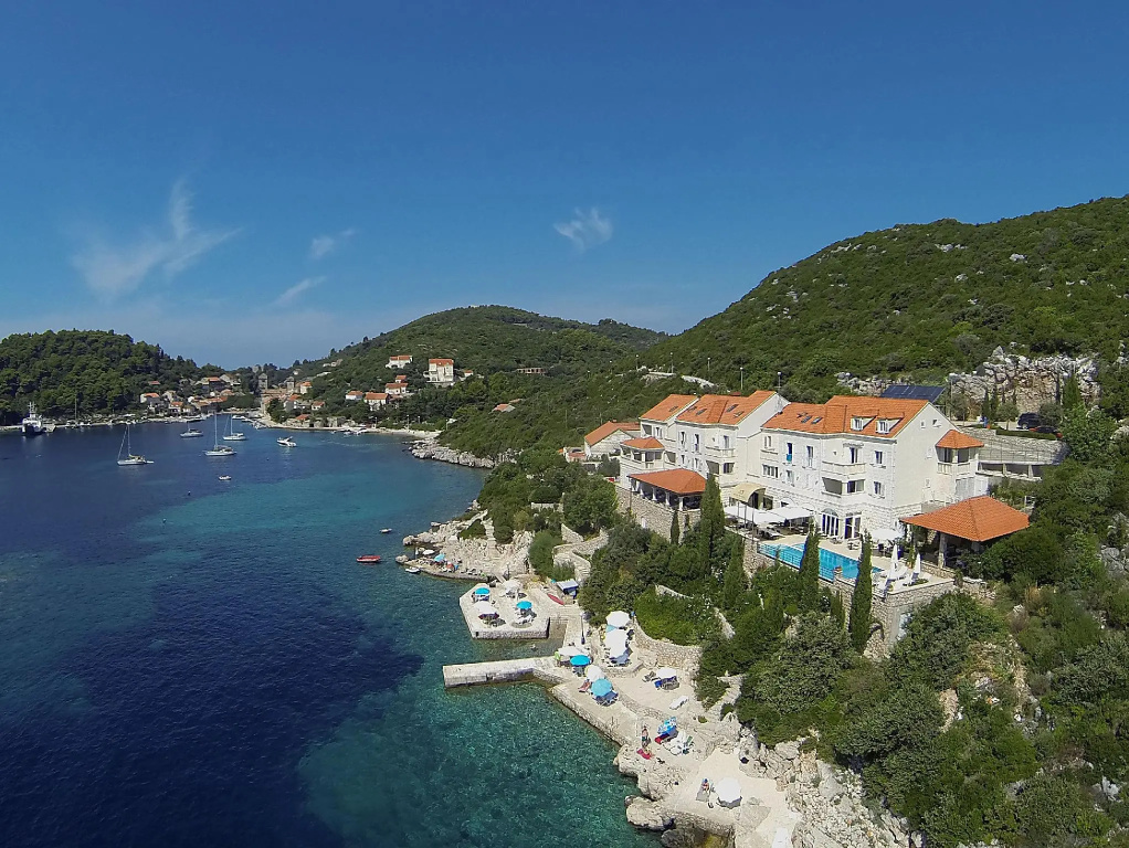 Apartment with balcony and with sea view
