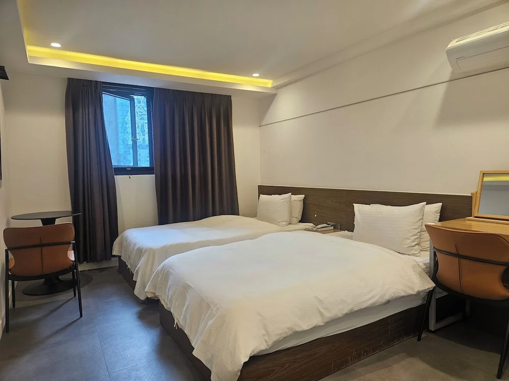 Deluxe Double room (twin beds)