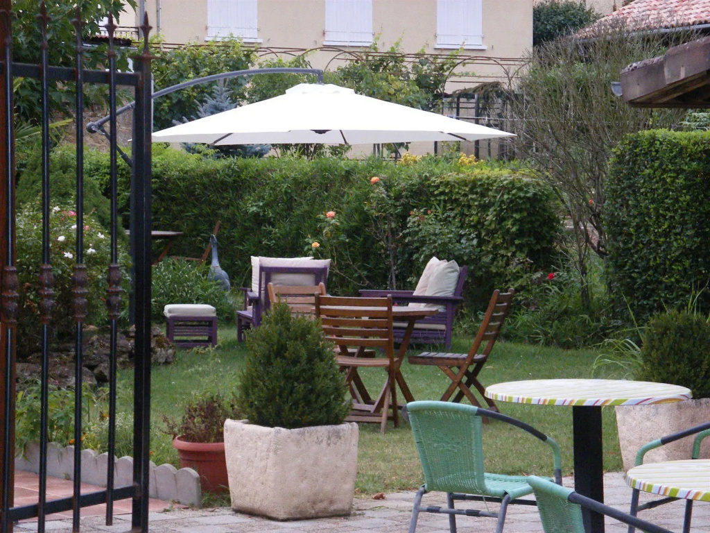 Logis Hôtel Restaurant Du Commerce - Général