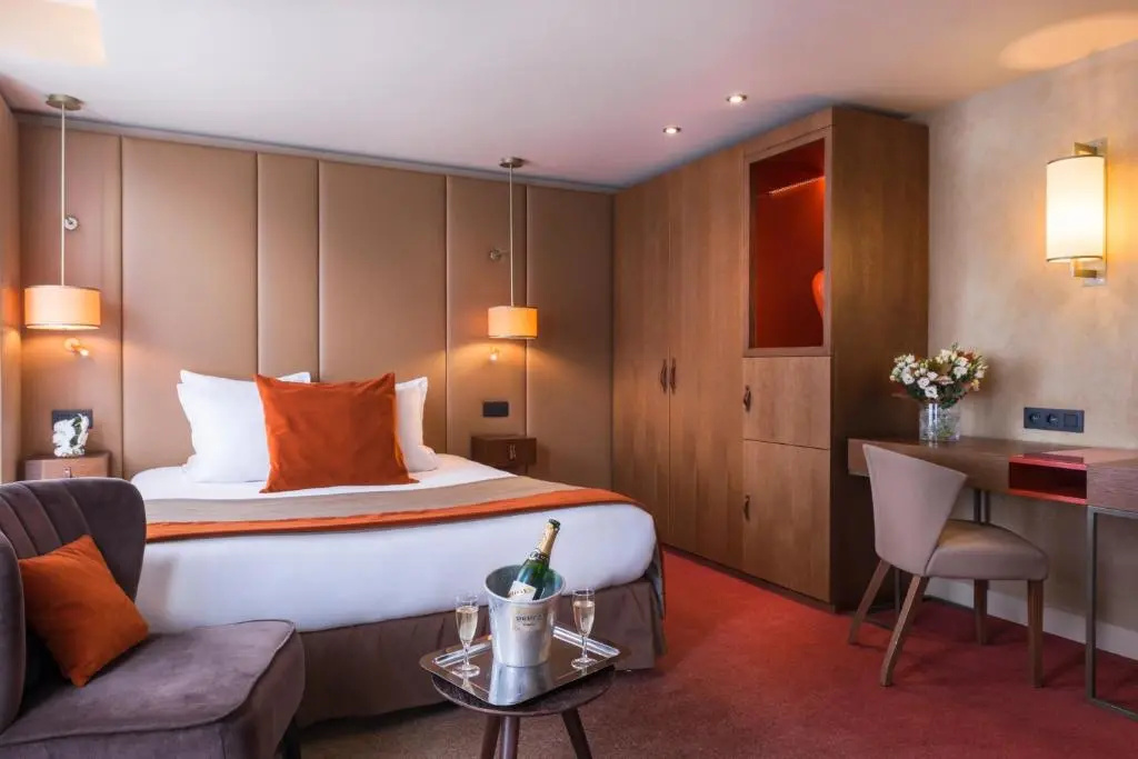 Executive Double room (full double bed)