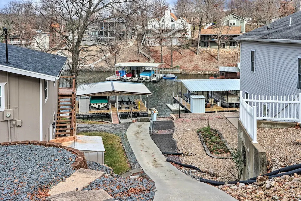 Deck, Lake Views! Group Getaway in Osage Beach
