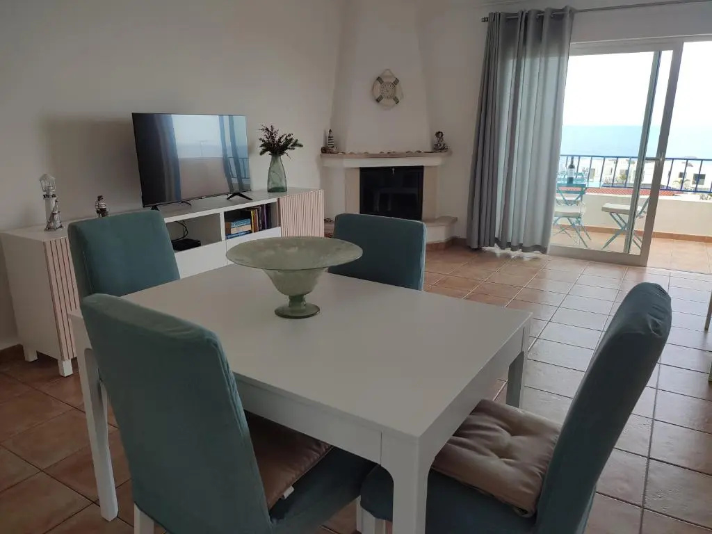 2 Bedrooms Cottage
