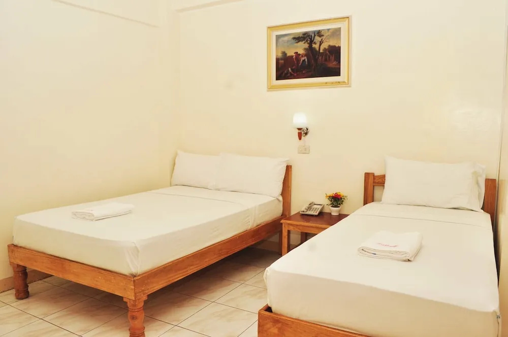 Standard Triple room