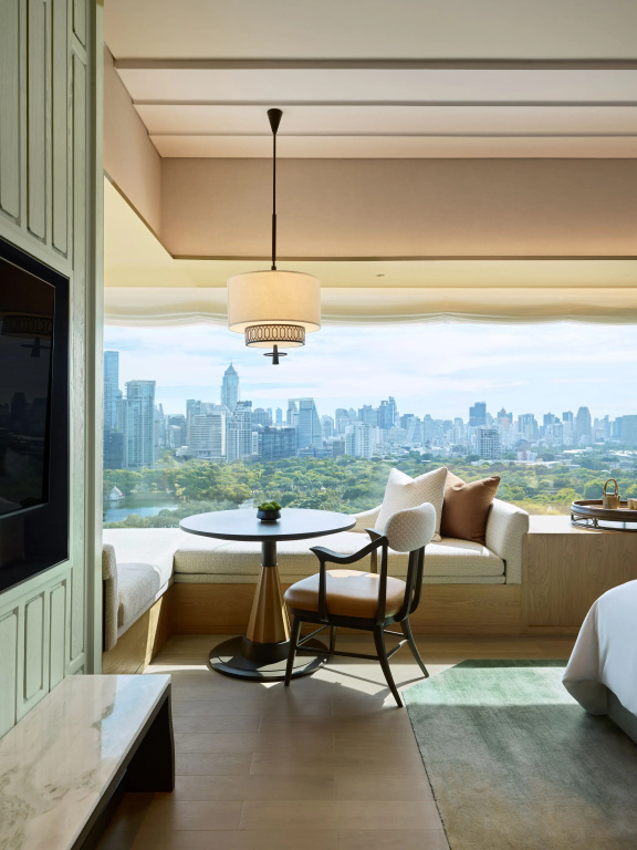 Standard Quadruple Club room with park view