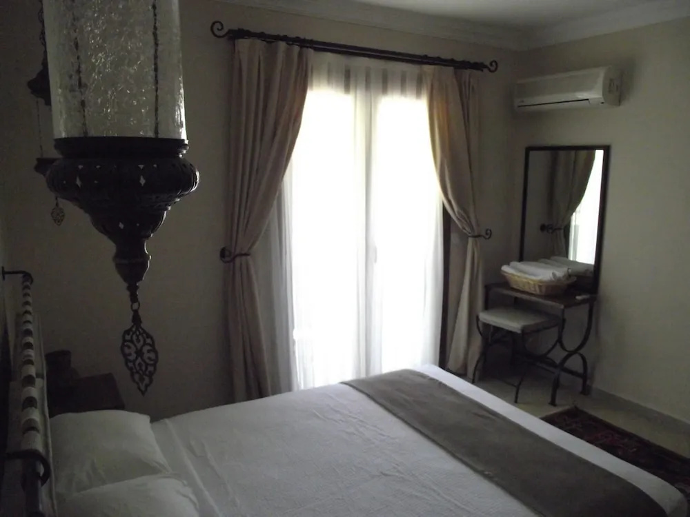 Standard Double room with balcony (full double bed)