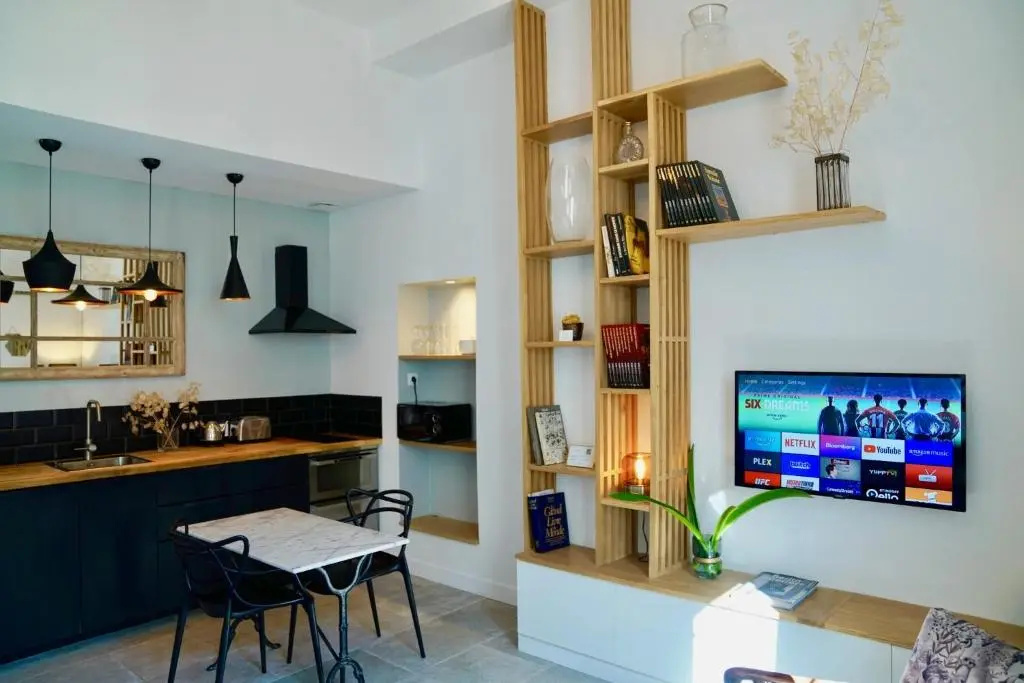 Afficher la photo 6 — Home Chic Home Les Suites de La Comédie