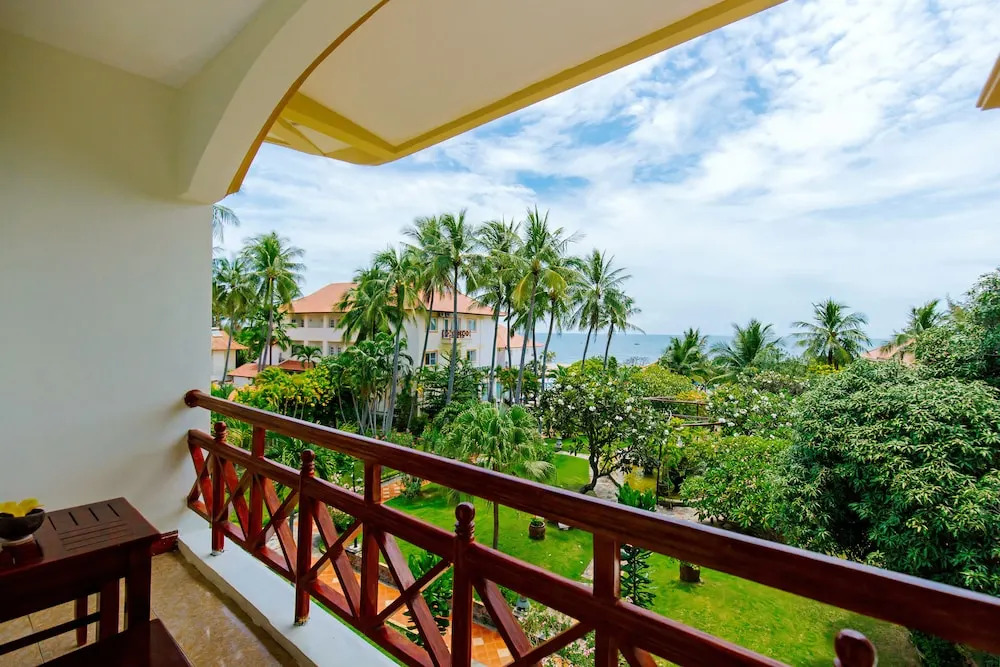 Le Aqua Resort & Spa Phan Thiet (Ex.Swiss Village Resort & Spa)