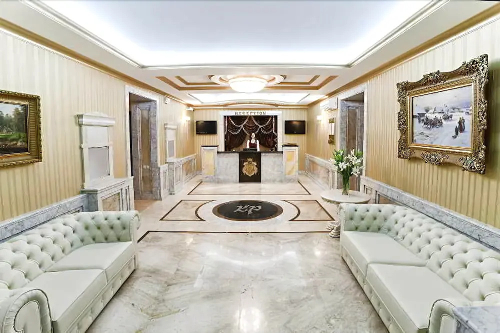 Lobby & Reception