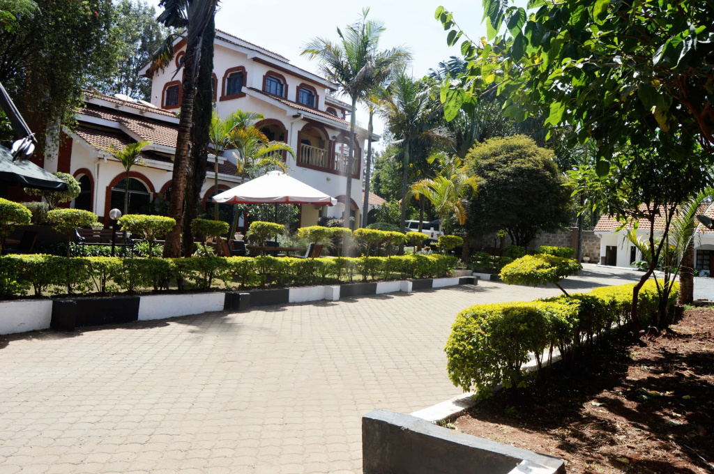 Karen Bomas Inn