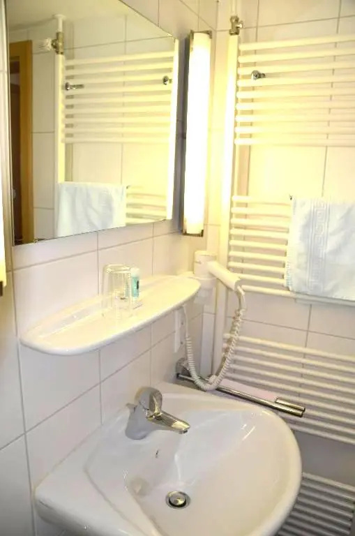 Hotel Zur Post Meerfeld - Chambres