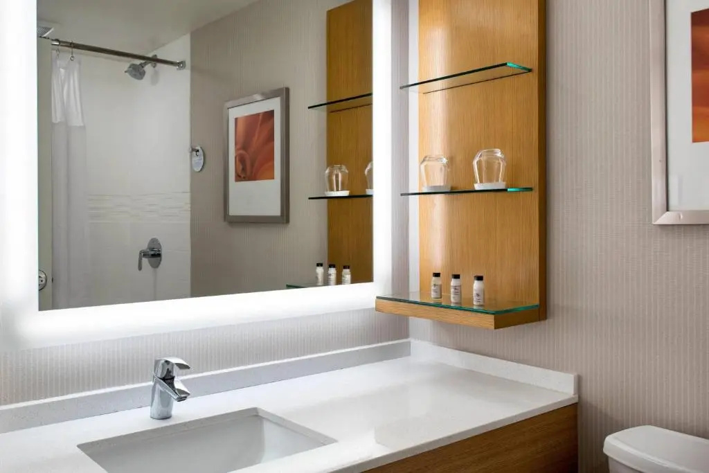 Delta Hotels by Marriott Utica - Chambres