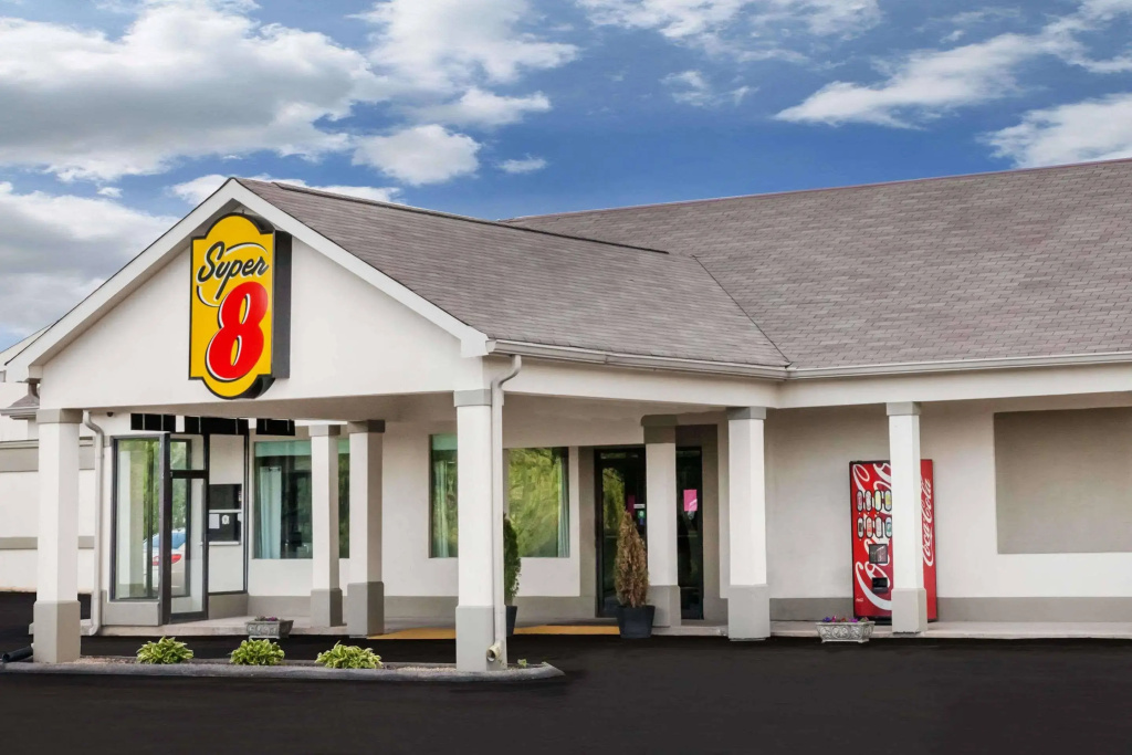 Super 8 By Wyndham Monteagle Tn