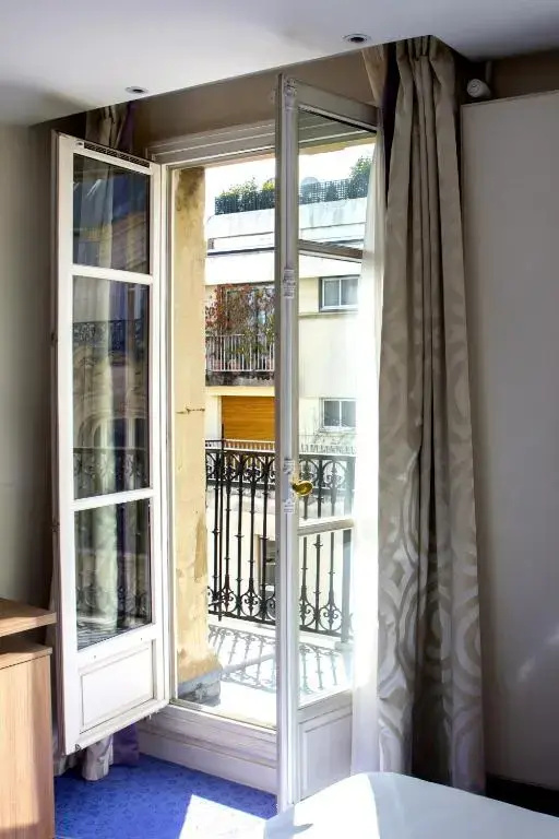 Hotel de Sevigne 82