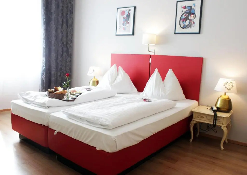 Stadthotel Restaurant Auerhahn - Chambres