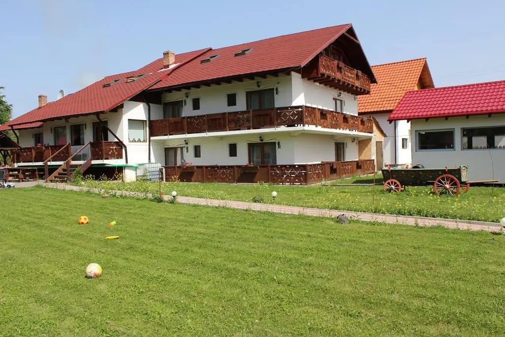 Casa langa rau