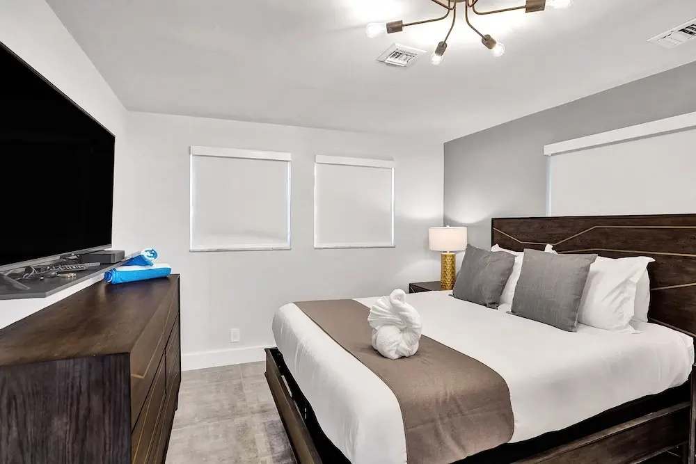 3 Bedrooms Apartment