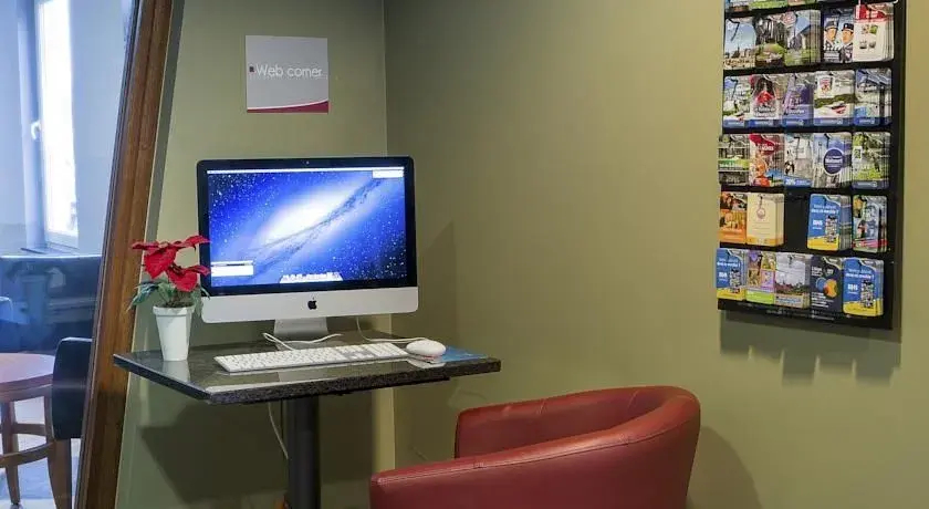 Aero44 Hotel Charleroi Airport - фото 8