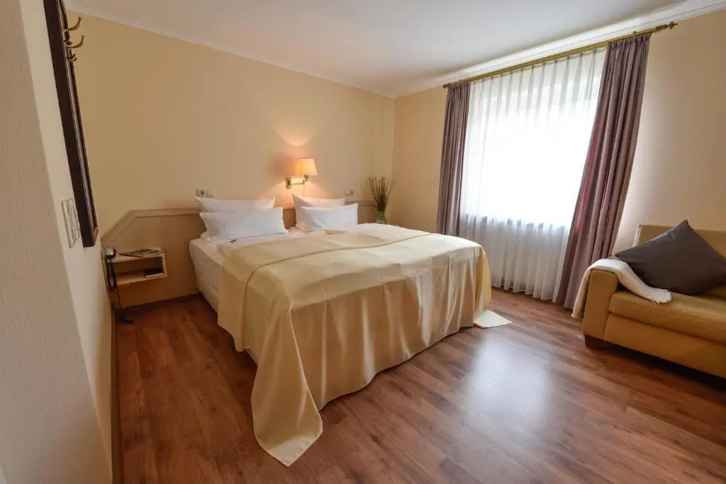 Standard Double room (full double bed)