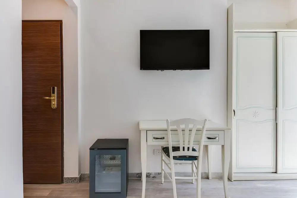 Superior Double room (full double bed)