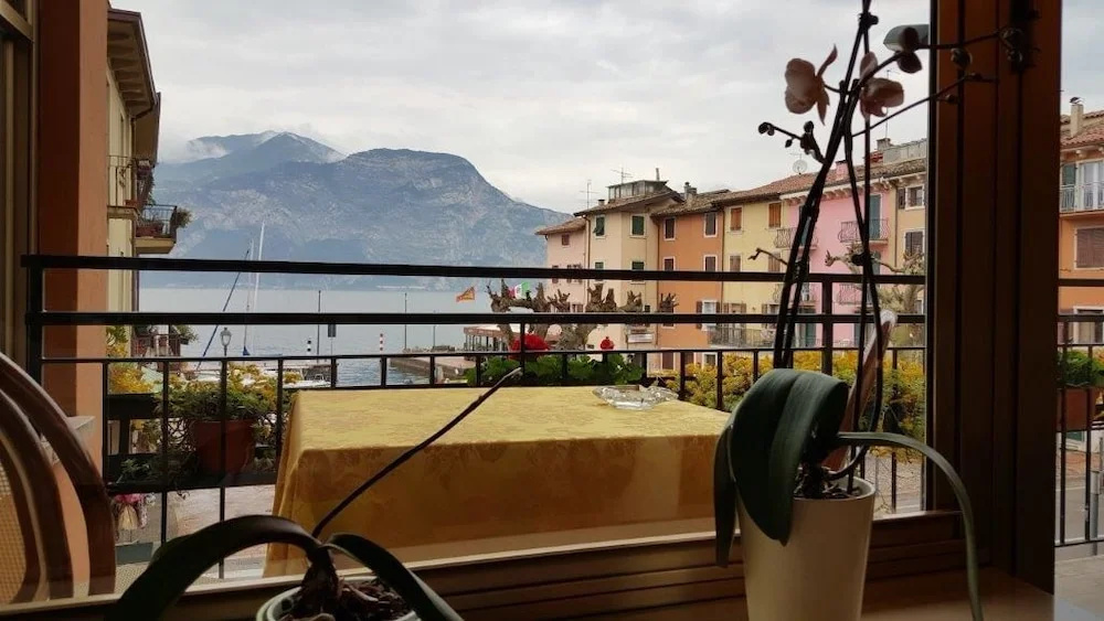 Balcony & Terrace
