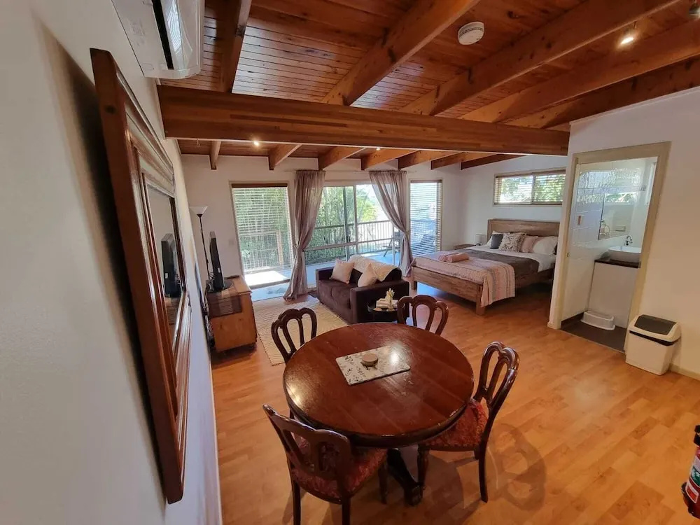 Standard Double Suite with garden view (full double bed)