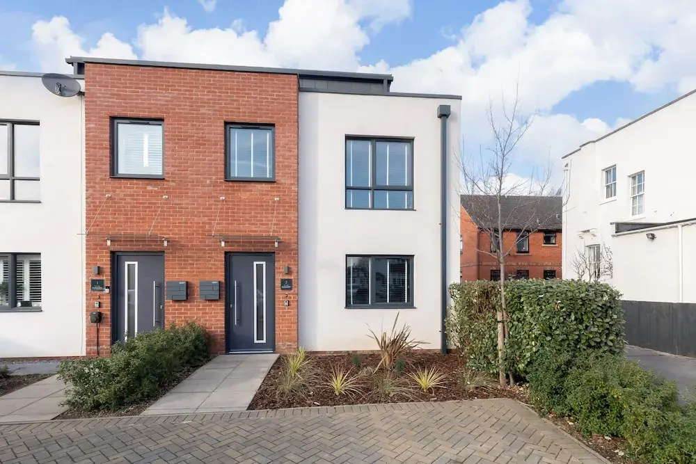 Elliot Oliver - 2 The Old Surgery: Stunning 4 Bedroom Home With Parking In Cheltenham