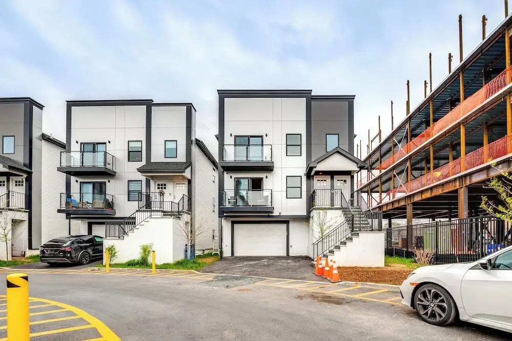 Modern Elizabeth Apartment ~ 1 Mi to Train Station