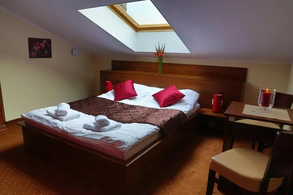 Standard Double room (full double bed)