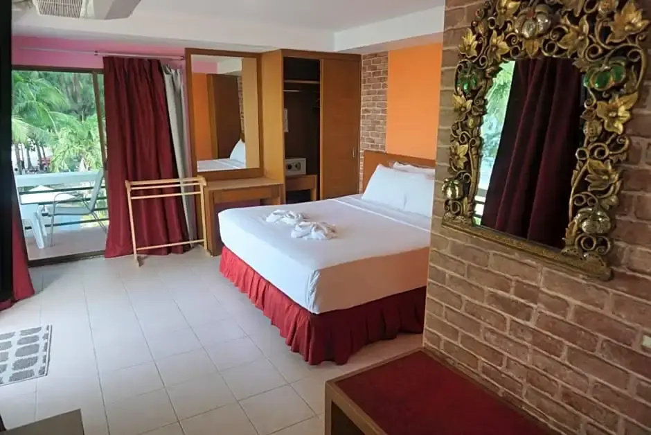 Double room (full double bed)