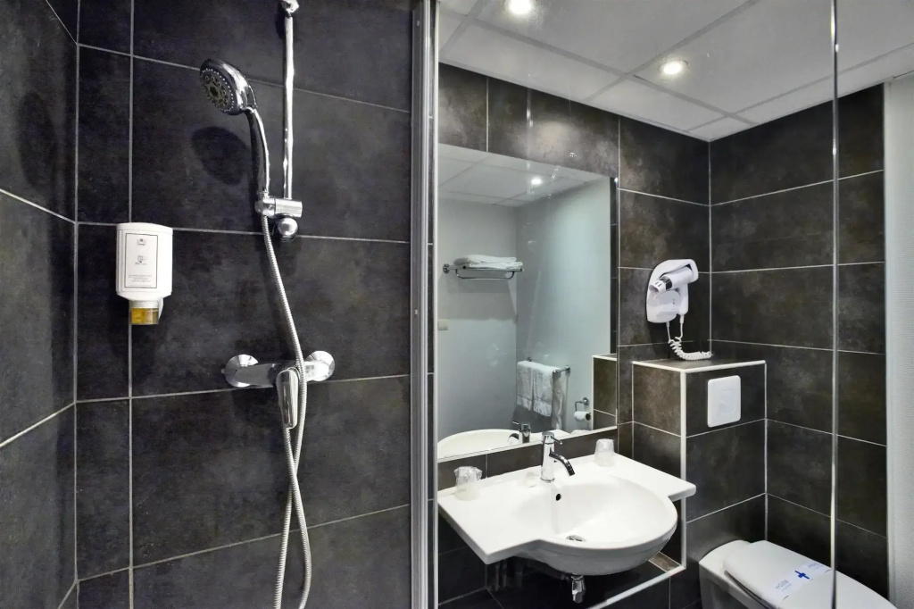 Hôtel Kyriad La Rochelle Centre Ville - Général