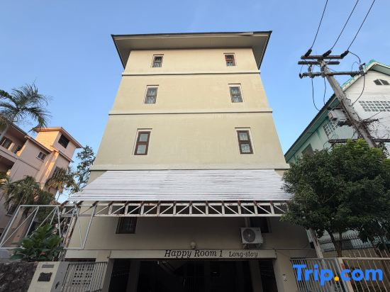 2-Bedroom Condo in Central Pattaya Near Hollywood
