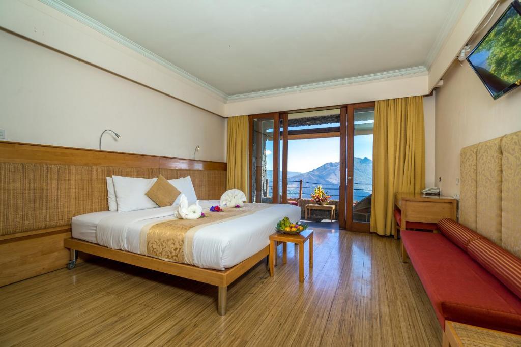 Lakeview Hotel & Restaurant