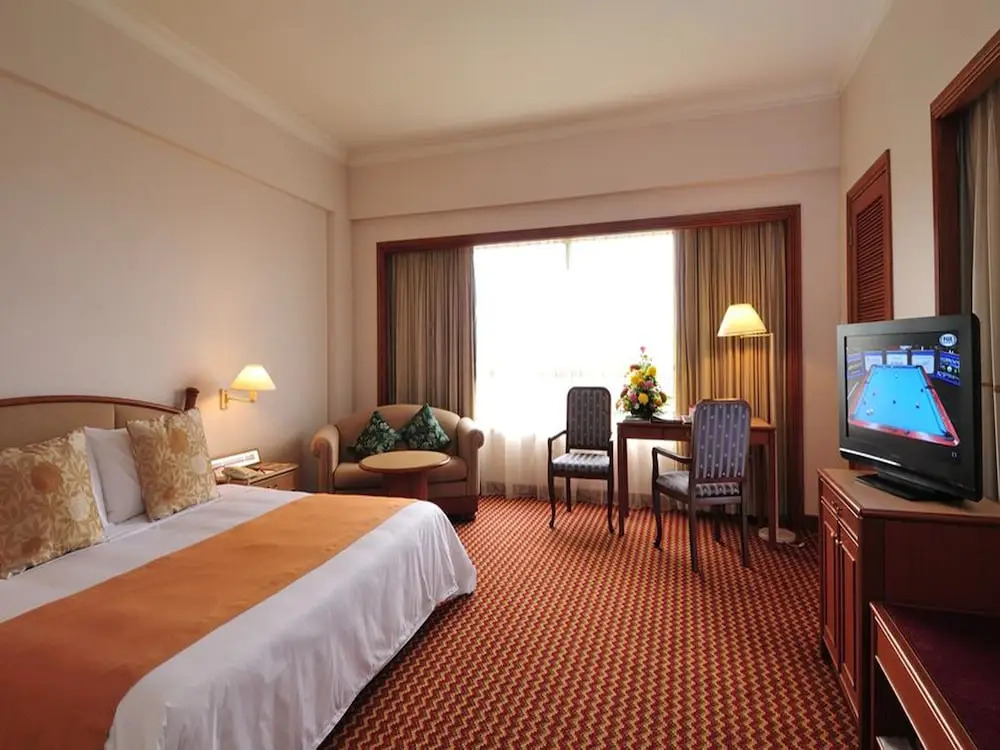 豪華四人房，附陽台及帶有地景雙床