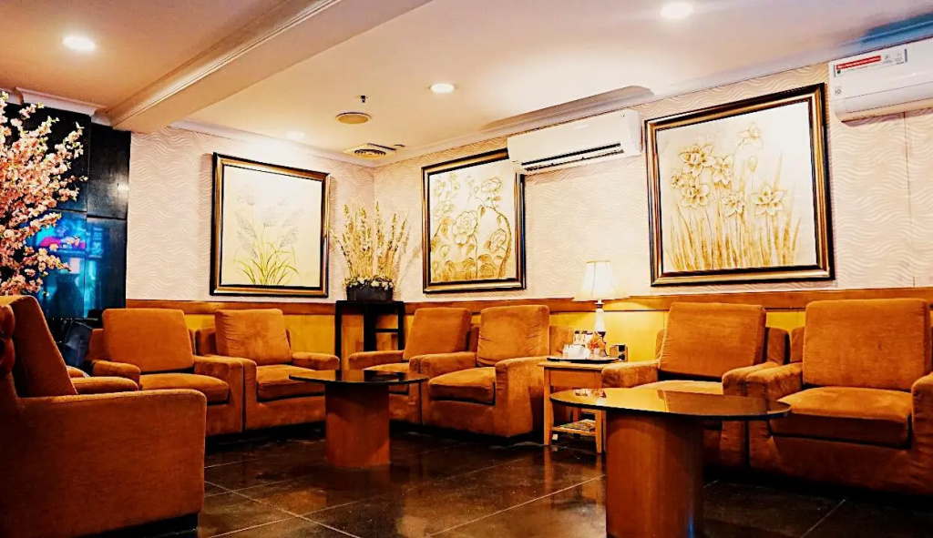 RuangNyaman at Coins Hotel