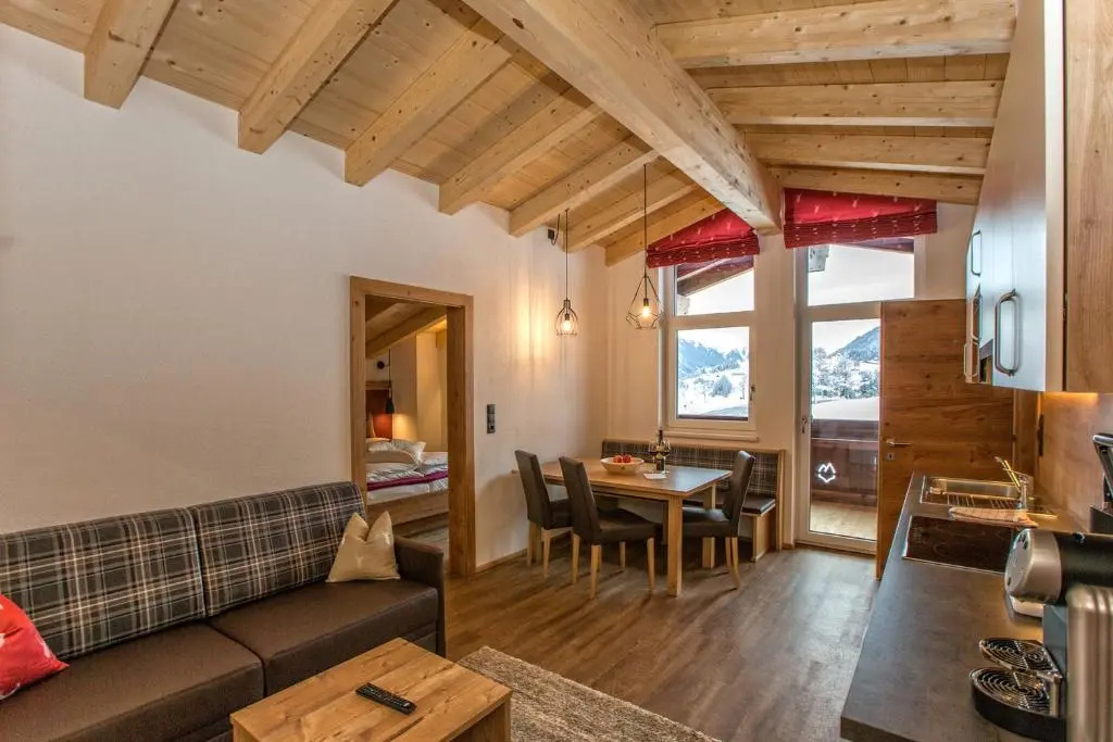 2 Bedrooms Apartment