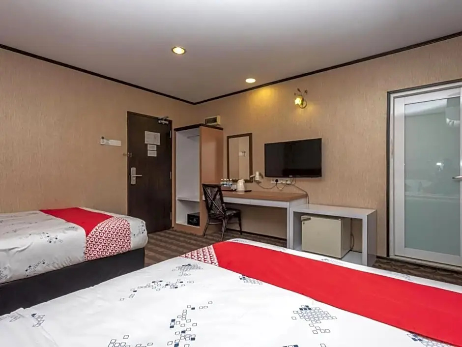 Standard Triple room with view