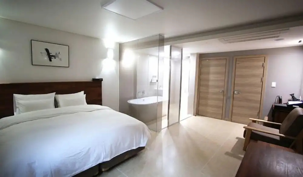 Economy room