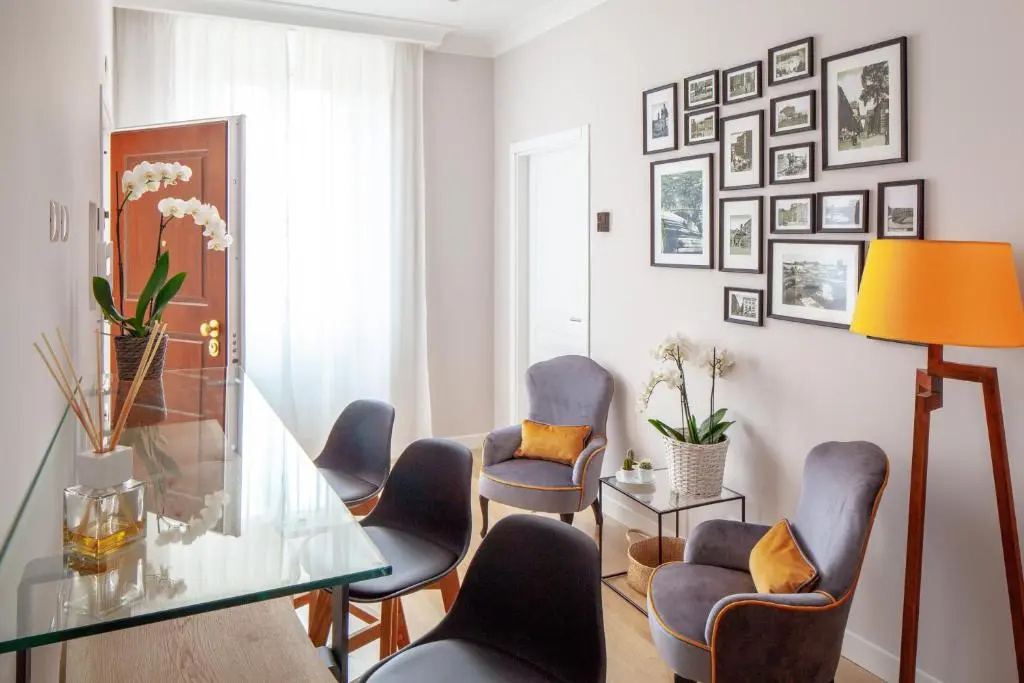 Deluxe Double room with city view (full double bed)