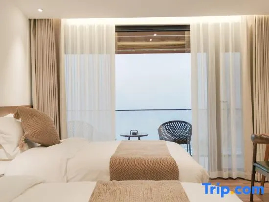Standard Double room with balcony and with lake view (twin beds)