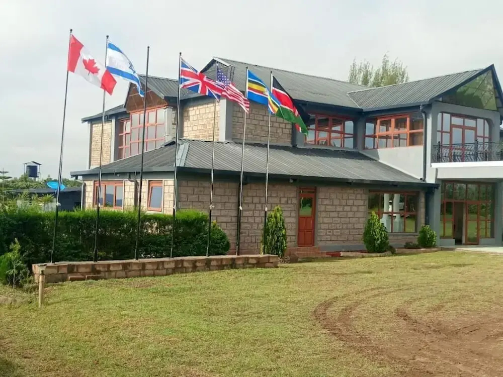 Oloirien Hotel & Resort