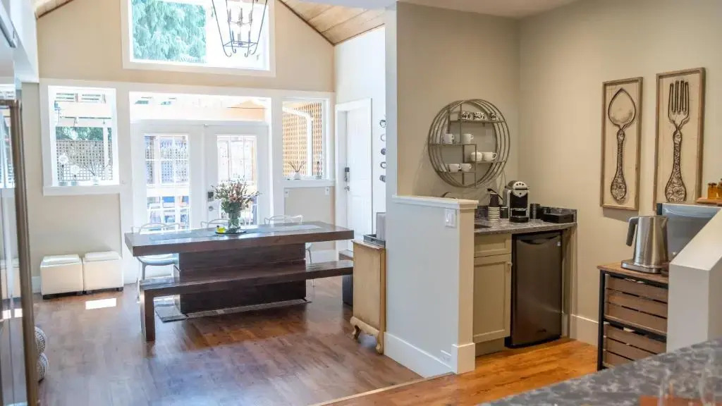 Kelowna Bed and Breakfast - фото 19