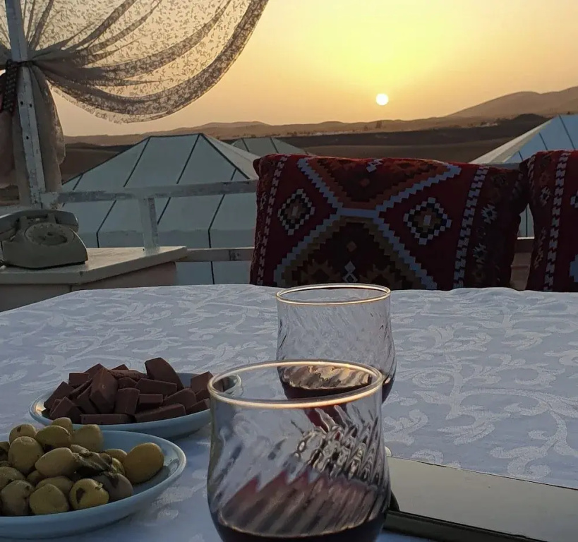 Sunshine luxury desert camp