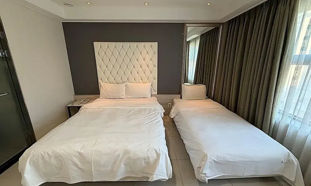 Premiers Hotel - Chambres